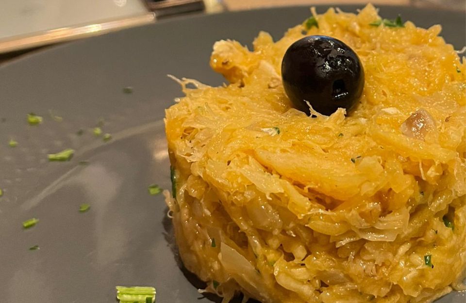 Porto: Food Tour with Tastings - Stop 1 on the way in: getting your bearings with Porto food culture