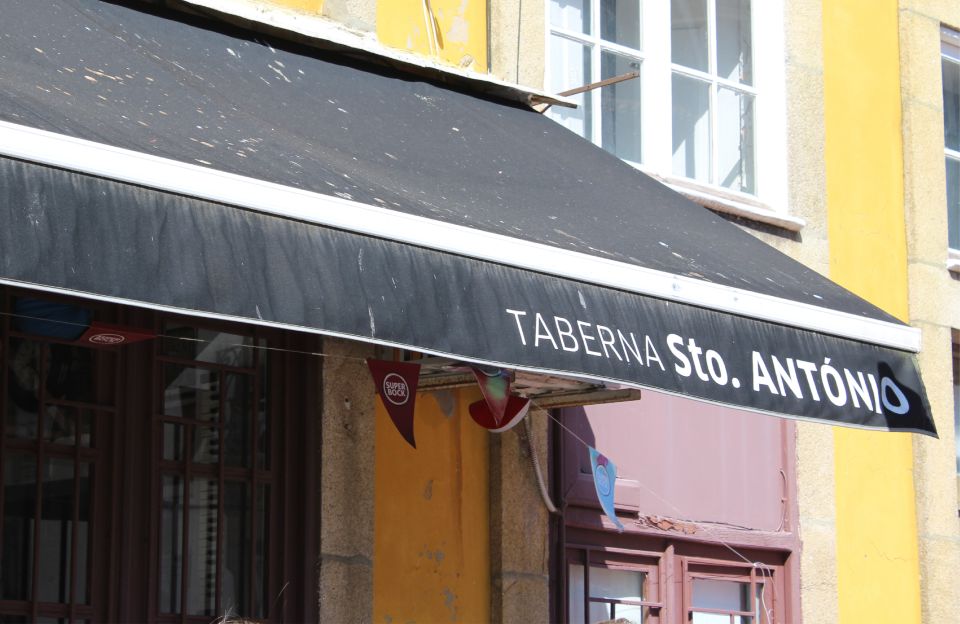 Porto: Food Tour with Tastings - Stop 2: wine and tapas-style local snacks