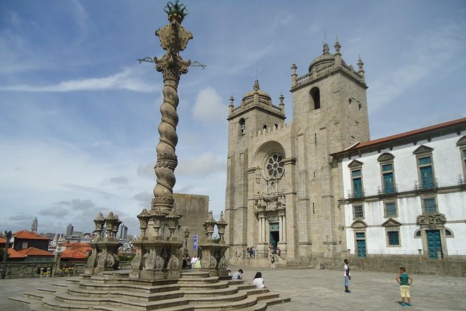 Porto Full Day City Tour Wine Tasting and Six Bridges Cruise - Foz do Douro and Boavista: turning from old Porto to modern Porto
