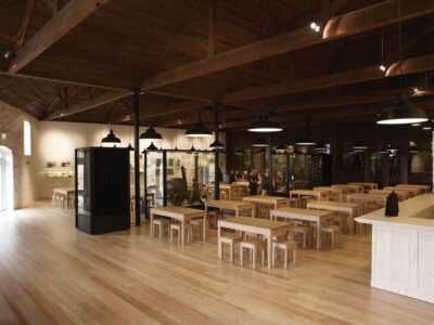 Porto: Graham's Port Lodge Tour with Premium Wine Tastings - Stepping Into the 1890 Lodge: What You’ll Actually See