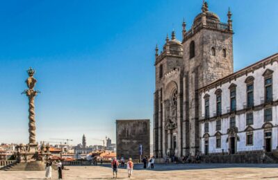 Porto: Guided Tour by Tuk-Tuk & Optional Douro River Cruise - São Bento to Aliados Avenue: the sightseeing stretch that sets the tone