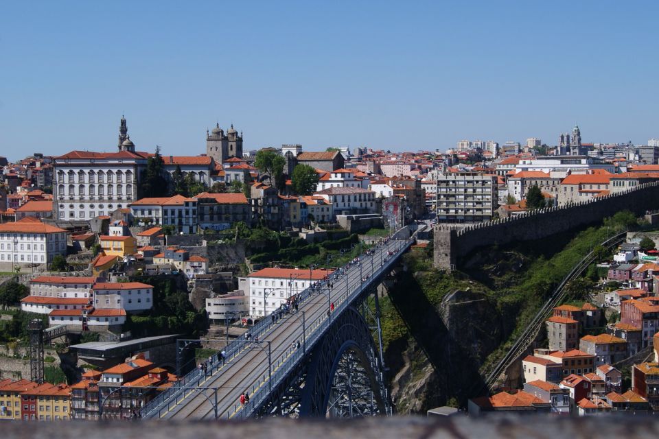 Porto: Guided Walking Tour and Lello Bookshop - Sé and Porto Cathedral: why this old square anchors the city