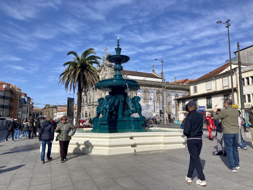 Porto: Highlights & hidden gems Walk - max 10 - Where it starts: the old red kiosk meeting point