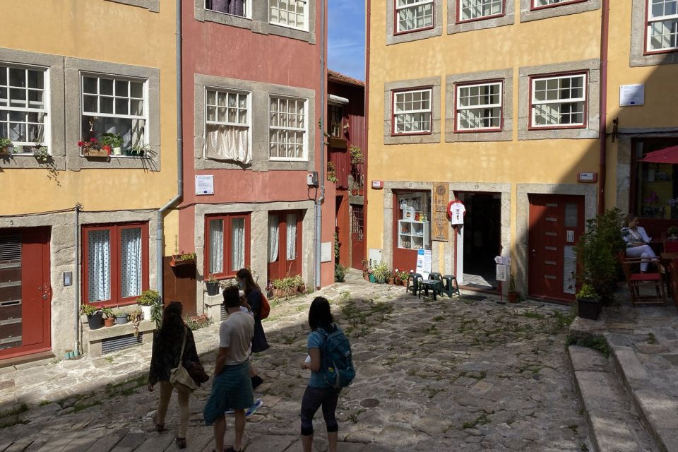 Porto: Historical Center Walking Tour - The Route to the Famous Train Station: Views and City Rhythm