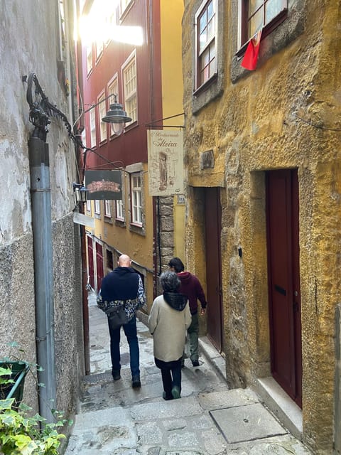 Porto: Historical Center Walking Tour - Meeting Point to First Streets: Getting Oriented Before You Wander
