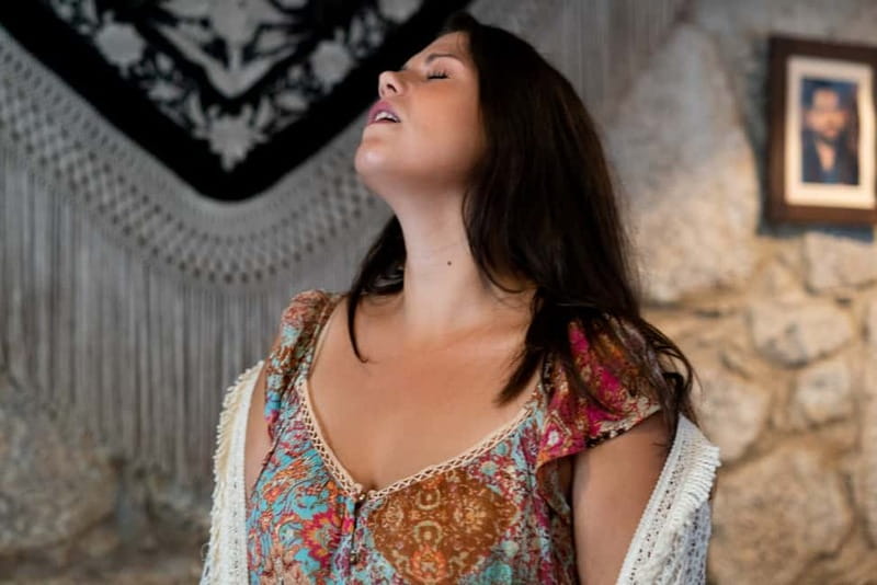 Porto: Live Fado Concert with Glass of Tawny Port Wine - Multimedia, Testimonials, and the Audio Guide in Your Language