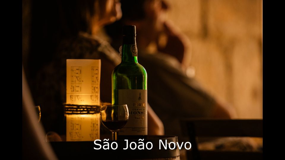 Porto: Live Fado Show with Glass of Port Wine - The venue acoustics: why small rooms matter