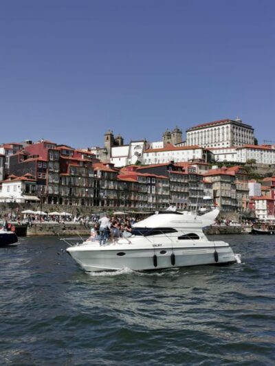 Porto: Luxury Yacht Tour of the 6 Bridges and Douro Estuary - Where you board in Vila Nova de Gaia (and why that location helps)