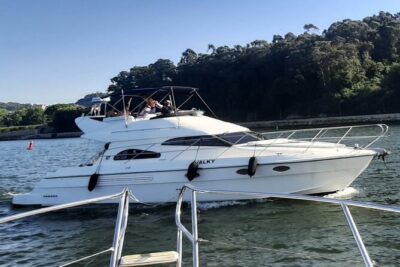 Porto: Luxury Yacht Tour on the Douro River - Sunset or Daytime - Alfândega do Porto by water: a quick culture hit without the museum time