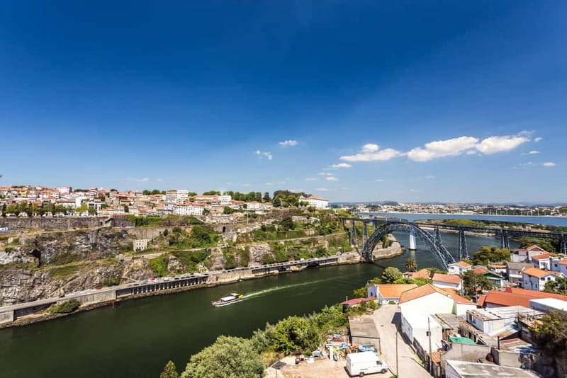 Porto: Magic Train Tour and Port Wine Cellar with Tastings - Who should book this tour