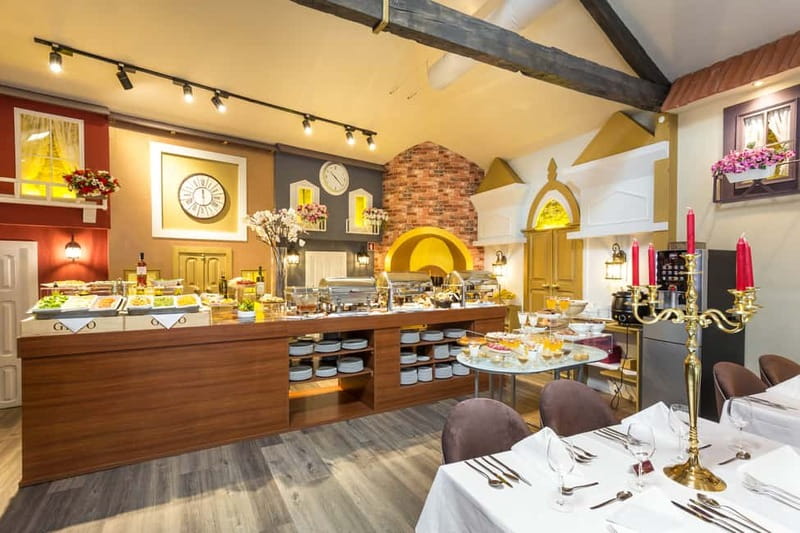 Porto: Magic Train Tour and Port Wine Cellar with Tastings - Optional lunch upgrade at Ruela da Villa (4-star hotel)