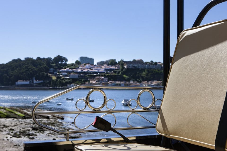 Porto: Private Sightseeing Tour by Electric Tuk Tuk - Palácio de Cristal Gardens: where you reset