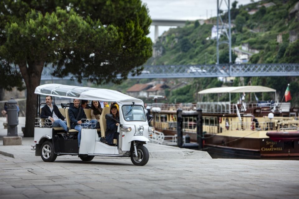 Porto: Private Sightseeing Tour by Electric Tuk Tuk - Guides, pacing, and what makes the private format worth it