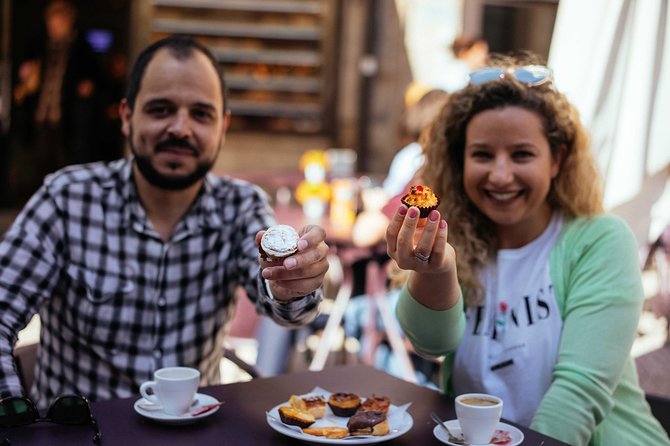 Porto PRIVATE TOUR With Locals: Highlights & Hidden Gems - Rua das Flores: the 16th-century flower street detour that feels like Porto’s secret diary