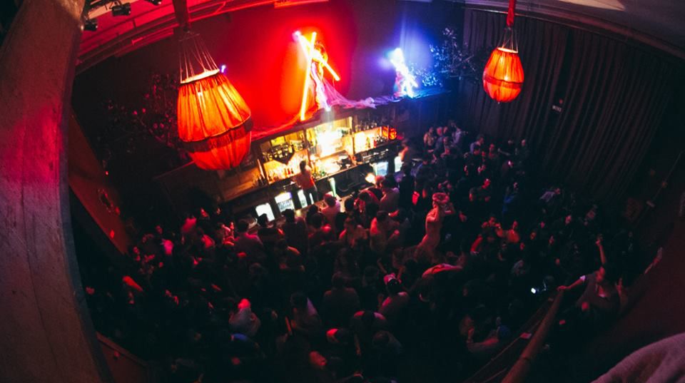 Porto: Pub Crawl with 6 Drinks and VIP Club Entry - The Club Part: Skip the Line to a Top City-Centre Nightclub
