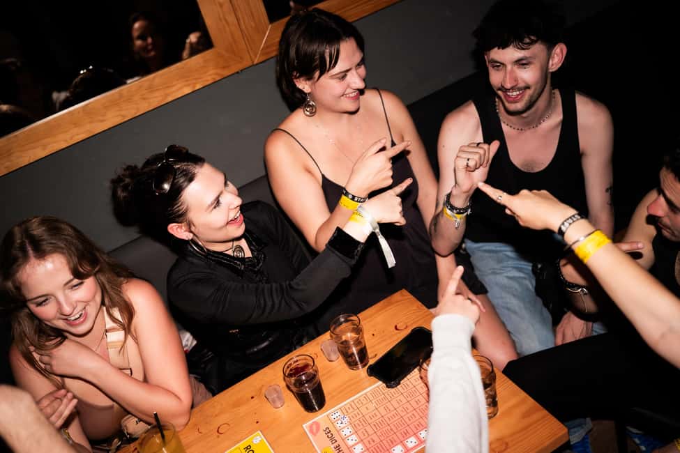 Porto: Pub Crawl with 7 Drinks, Games, and VIP Club Entry - The 7-drink deal: value and how to use it wisely
