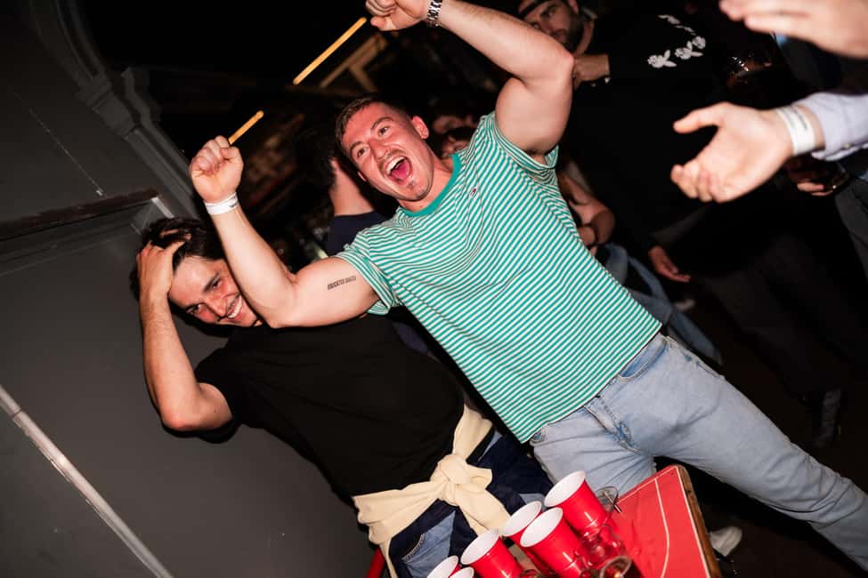 Porto: Pub Crawl with 7 Drinks, Games, and VIP Club Entry - Stop 2 at Largo de Alberto Pimentel: the guided starter block