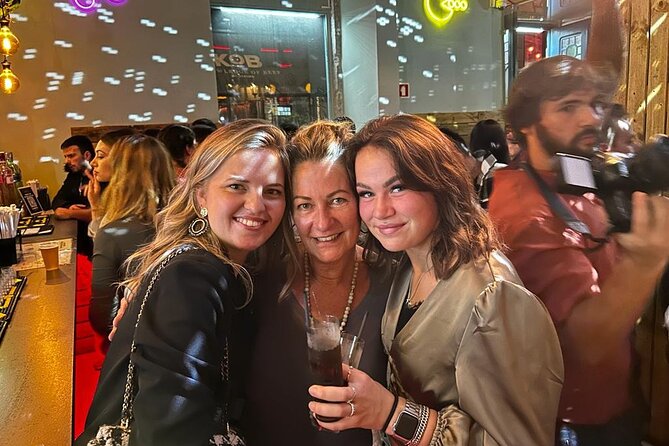 Porto Pubcrawl: 5h,7 Drinks,4 bars &Skip the line Club Entry - What $21.78 covers, and why it can feel like a bargain