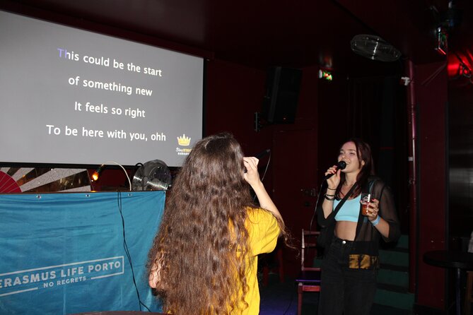 Porto Pubcrawl: 5h,7 Drinks,4 bars &Skip the line Club Entry - Group size, wait times, and when the plan slows down