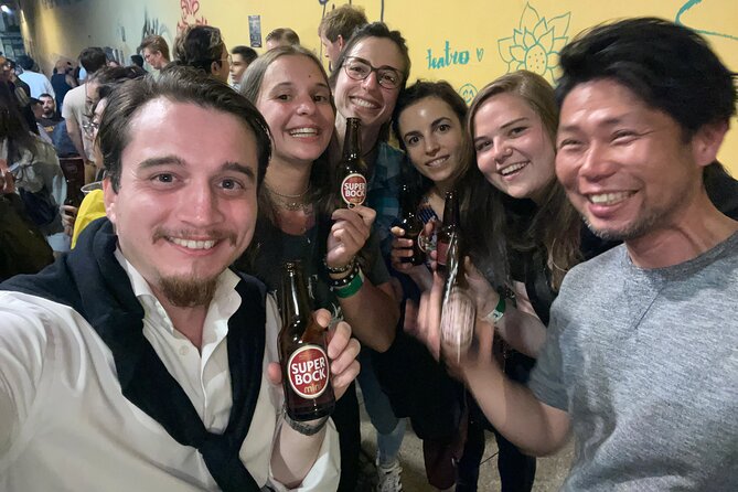 Porto Pubcrawl: 5h,7 Drinks,4 bars &Skip the line Club Entry - Pace your drinks like you mean it
