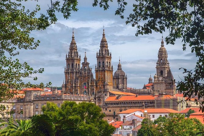 Porto: Santiago de Compostela and Valença do Minho Day Trip - Timing, walking, and the realities of a 10-hour day