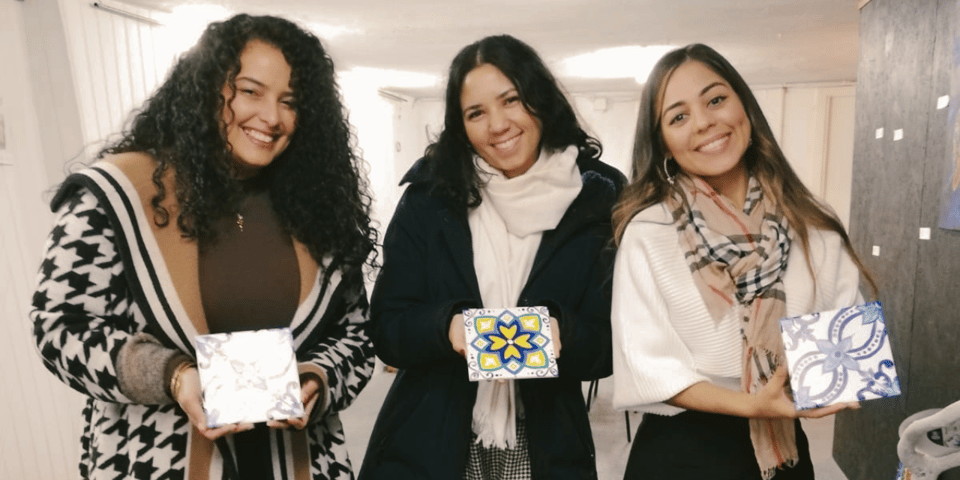 Porto: Tile-Painting Workshop with Porto Wine - Bainharia - How you pick a tile design (replicas or your own)
