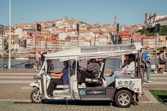 Porto Tuk Tuk: Clérigos, Seaside & Viewpoints - with Options - Where the Tour Starts: Batalha Square as Your Porto Launch Point
