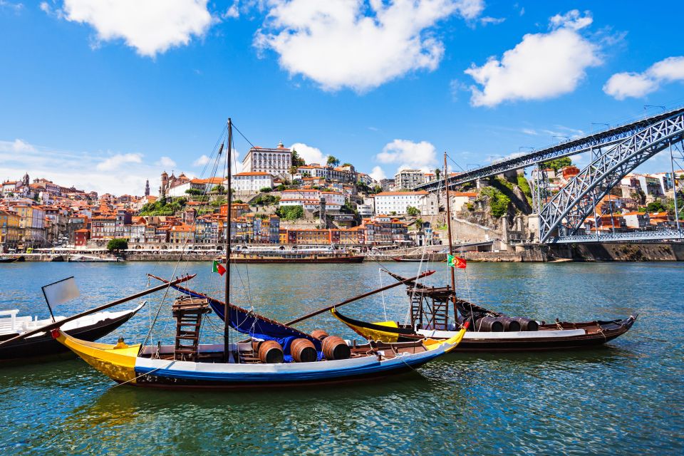 Porto: Tuk-Tuk Tour, Douro River Cruise, and Wine Tasting - Getting Your Bearings in Porto on an Electric Tuk-Tuk