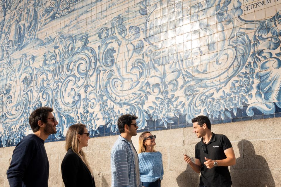 Porto: Walking Tour, Lello Bookshop, Boat and Cable Car - Key moments worth circling