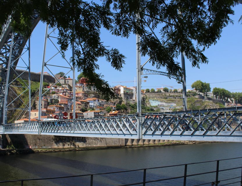 Porto: Wine Tasting with Tapas Walking Tour - The 5 tastings: what you’ll actually drink