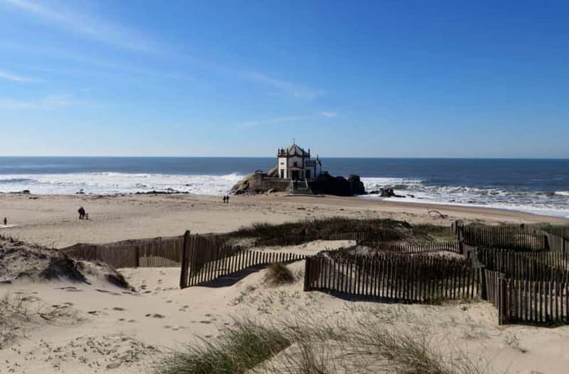 Porto:Aveiro, Cruise, Costa Nova & Capelha da Pedra Full Day - Capela do Senhor da Pedra: what makes the chapel so special