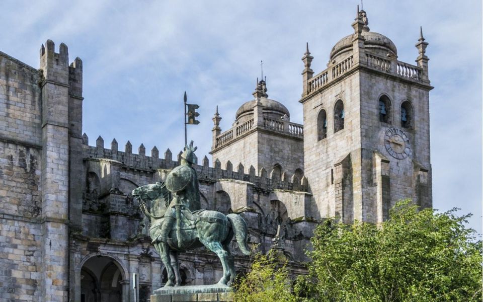 Porto’s Old Town: Amazing Secrets and Fresh Scoops - Oldest buildings: finding Porto before the postcard version