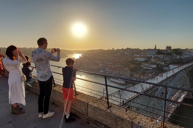 Private Porto Sightseeing by Vintage VW Kombi (up to 8 people) - The route that makes the 2 hours actually feel full