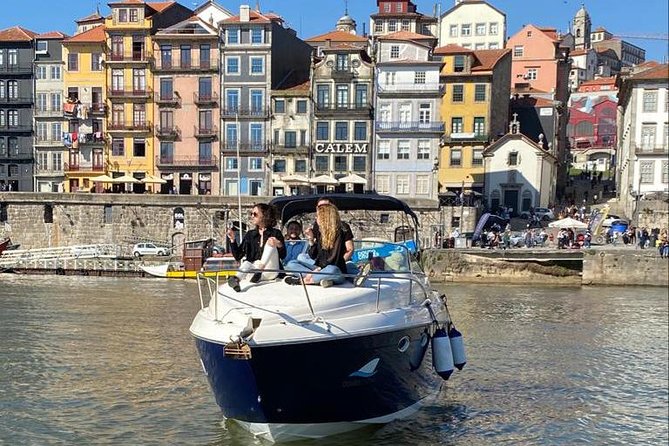 Private tasting in the Douro (1 to 7 people) on a yacht for yourself - Hosts and captain energy: why names keep coming up