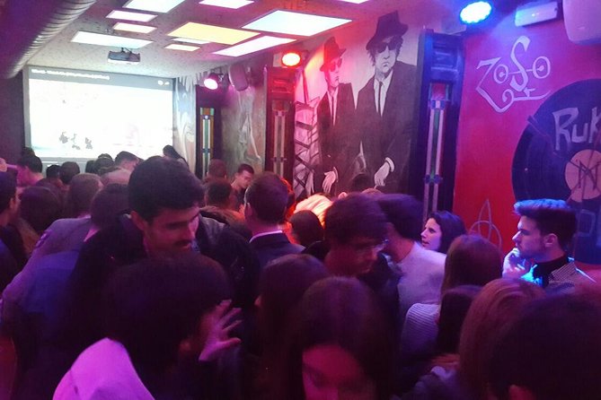 Pub Crawl Porto - Price and Drinks: Why $24.70 Can Make Sense in Porto