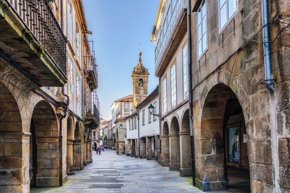 Santiago de Compostela Full-Day Tour From Porto - Getting picked up near Sé do Porto and heading straight for Galicia