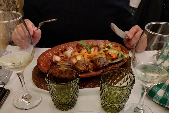 Taste of Porto: The Ultimate Full Meal Portuguese Food Tour - Key things that make this tour worth your time