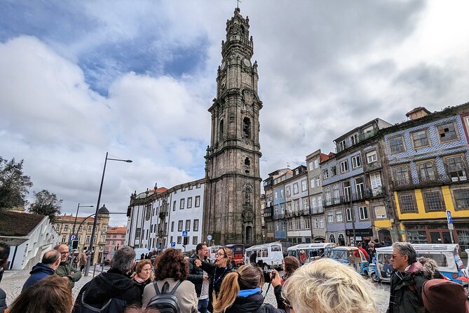 The Unvanquished Tour in Porto City Center - The guide makes the difference: humor, stories, and practical tips