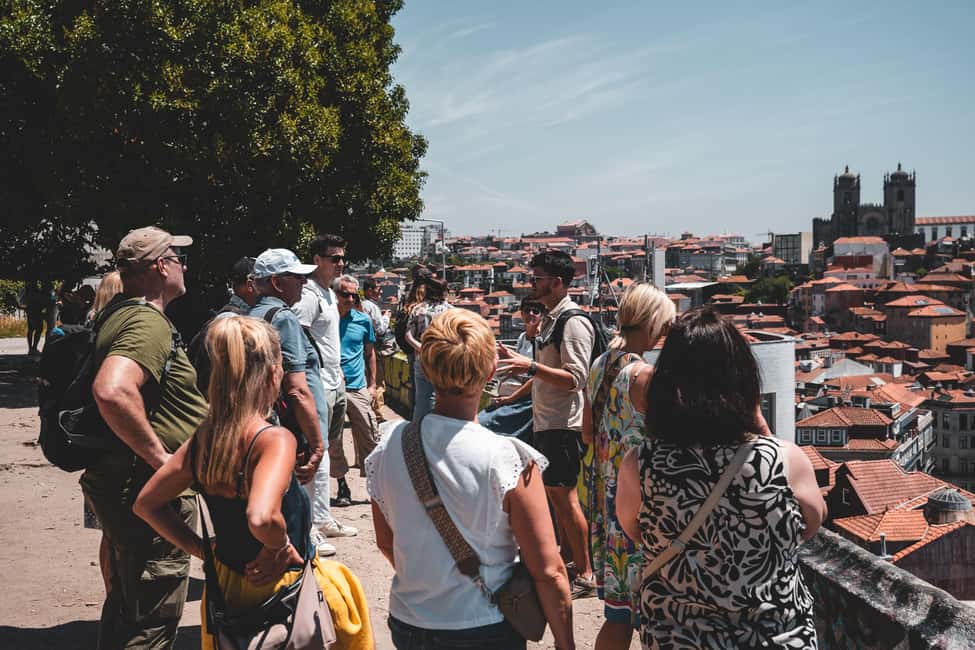 Walking tour discover Porto's center in German (max. 12 pax) - Upper City Center Highlights: Aliados, Clérigos, Lello, and Miradouro Vitória