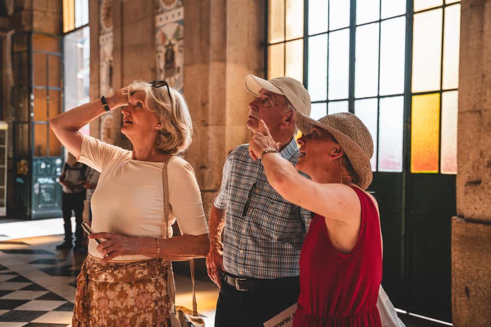 Walking tour discover Porto's center in German (max. 12 pax) - Down Toward the River: Palácio da Bolsa to Ribeira’s Douro Views