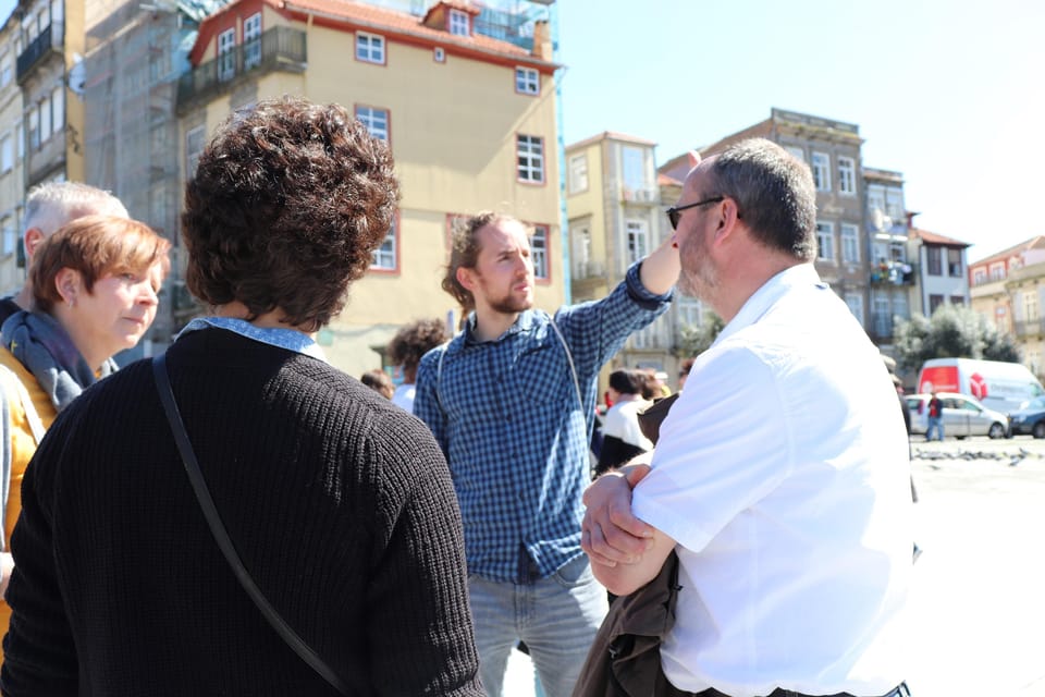 Walking tour discover Porto's center in German (max. 12 pax) - Sé District Finish: The Almost-Quiet Neighborhood Below Porto Cathedral