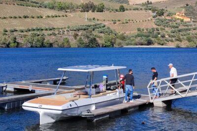 Wine Venture and Boat Trip in Douro Valley from Porto - Peso da Régua Winery Lunch: Where the Meal Becomes Part of the Wine Lesson